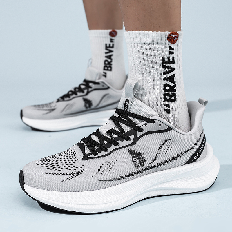 أحذية رياضية خفيفة الوزن للرجا - مراجعة Shock Absorbing Gym Trainers وسعره