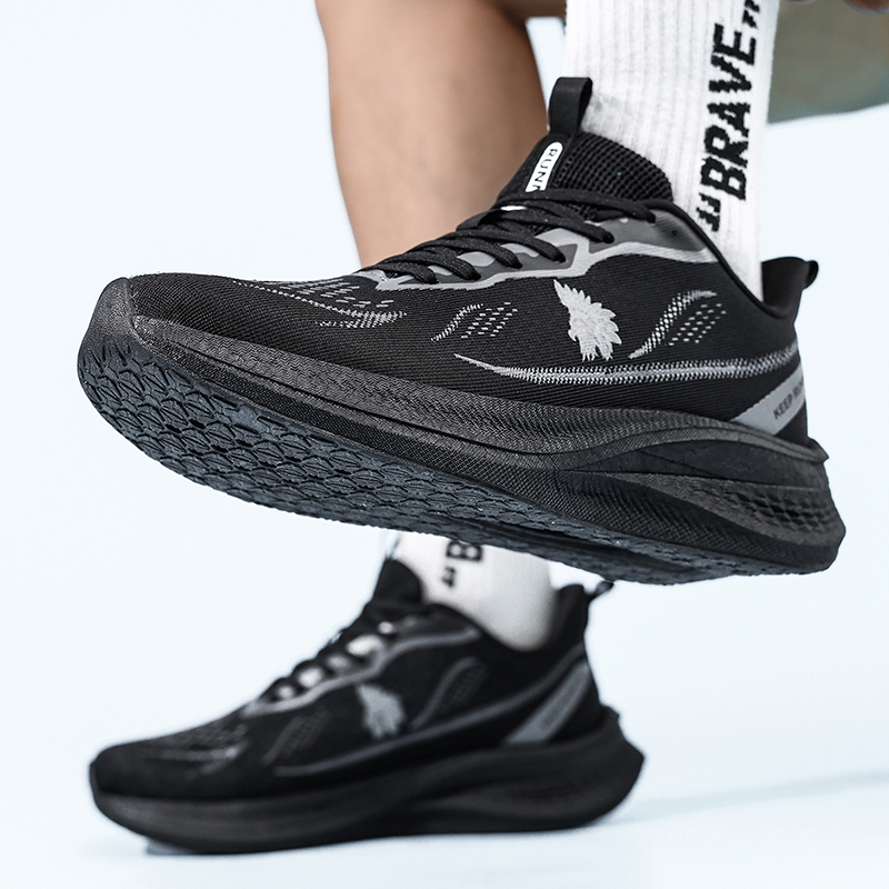 أحذية رياضية خفيفة الوزن للرجا - مراجعة Shock Absorbing Gym Trainers وسعره
