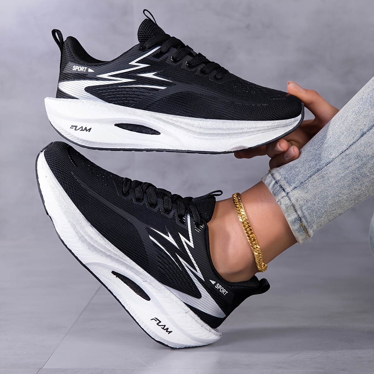 أحذية رياضية نسائية خفيفة الوز - مراجعة Breathable Mesh Athletic Shoes وسعره