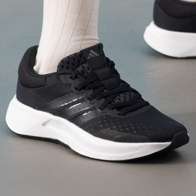 حذاء أديداس JQ6404 الجديد للنس - مراجعة Shock Absorbing Gym Trainers وسعره