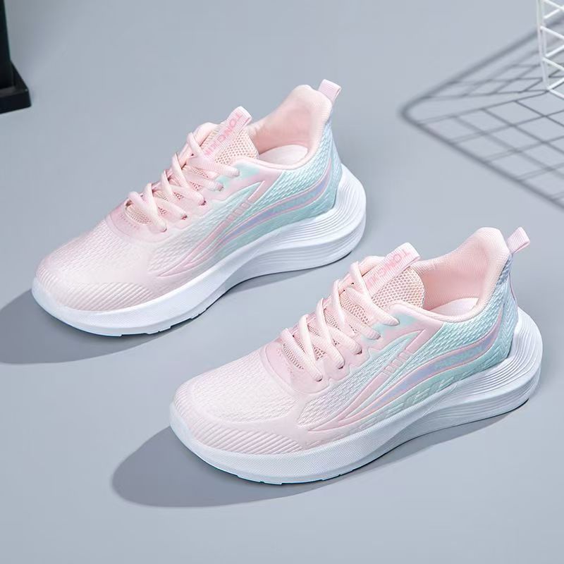 أحذية رياضية نسائية عصرية للمش - مراجعة Shock Absorbing Gym Trainers وسعره