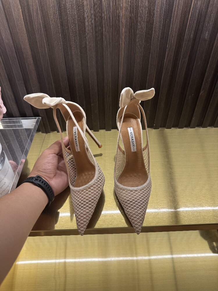 أحذية نسائية بكعب عالٍ على شكل - مراجعة Sandals وسعره