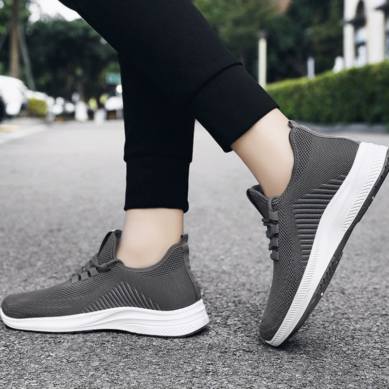 أحذية رياضية رجالية صيفية 2026 - مراجعة Breathable Mesh Athletic Shoes وسعره